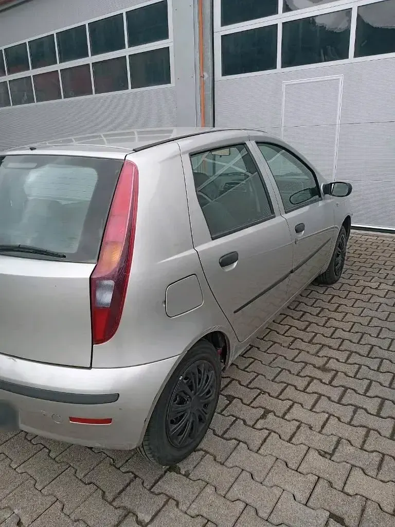 Gebraucht Fiat Punto 60 PS (44 kW) 2005 Silber Kleinwagen