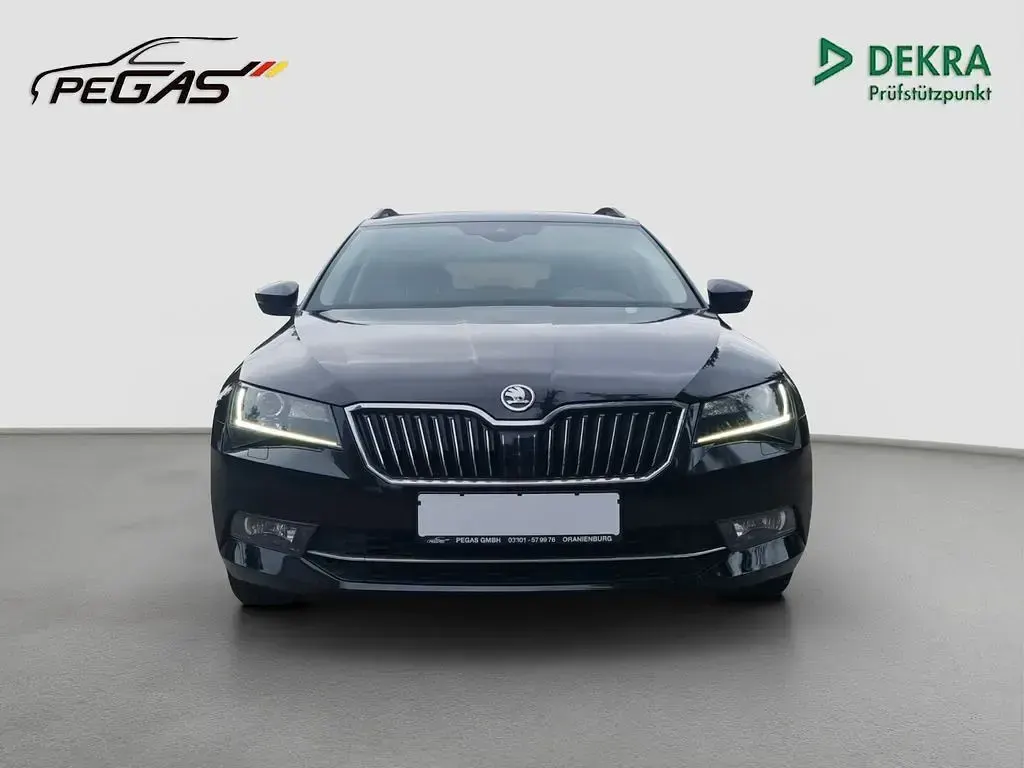 Gebraucht Skoda Superb Ambition 179 PS (131 kW) 2018 Schwarz Limousine