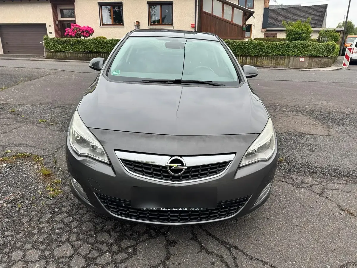 Gebraucht Opel Astra 120 PS (88 kW) 2010 Grau Limousine