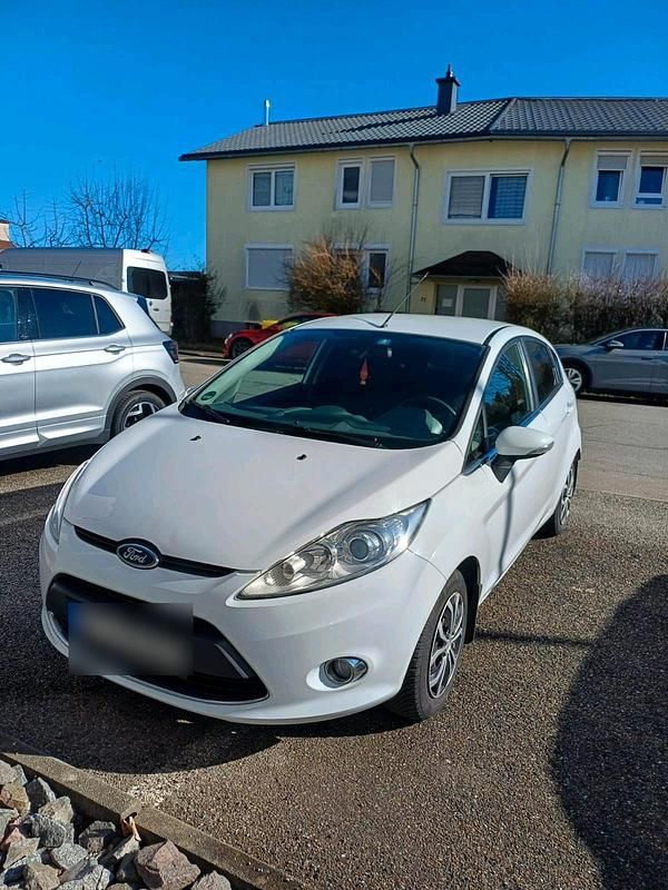Gebraucht Ford Fiesta 82 PS (60 kW) 2010 Weiß Kleinwagen
