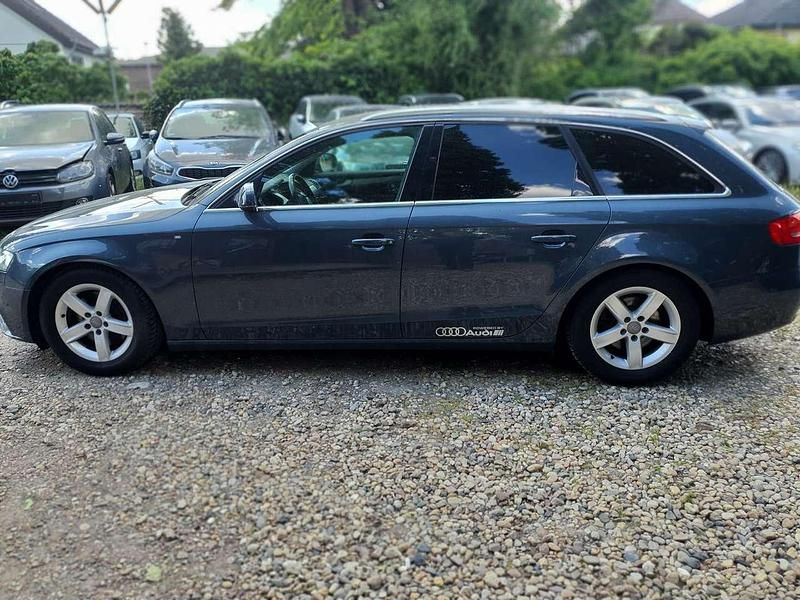 Gebraucht Audi A4 Ambiente 143 PS (105 kW) 2009 Meteorgrau perleffekt Kombi