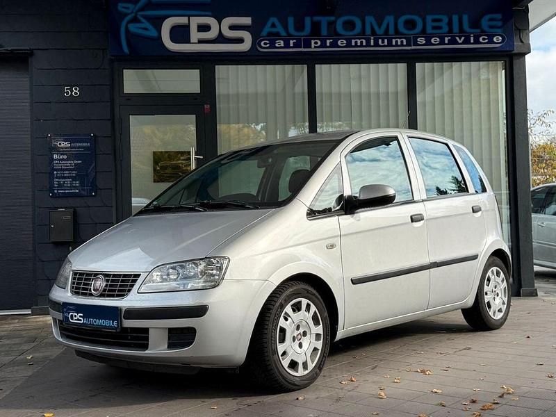 Gebraucht Fiat Idea 95 PS (69 kW) 2011 Silber Van / Kleinbus