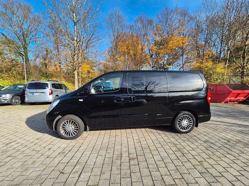 Gebraucht Hyundai H-1 170 PS (125 kW) 2012 Schwarz Van / Kleinbus