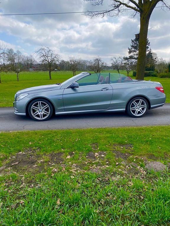 Gebraucht Mercedes E350 Avantgarde 265 PS (194 kW) 2010 Grau Cabrio