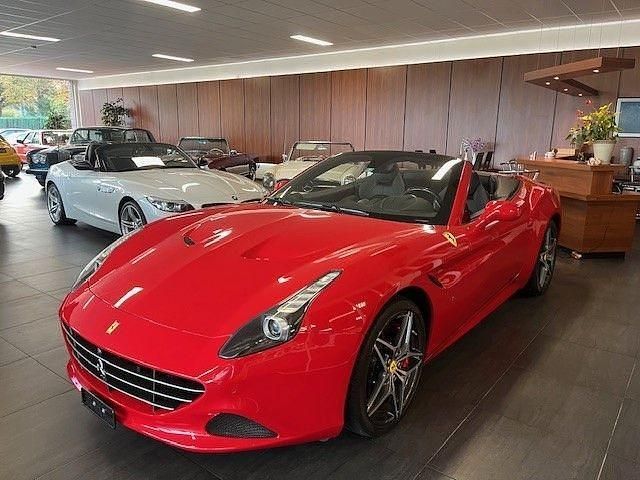 Rot Gebraucht 2018 Ferrari California Cabrio | 144.750 € - Bild 1/4