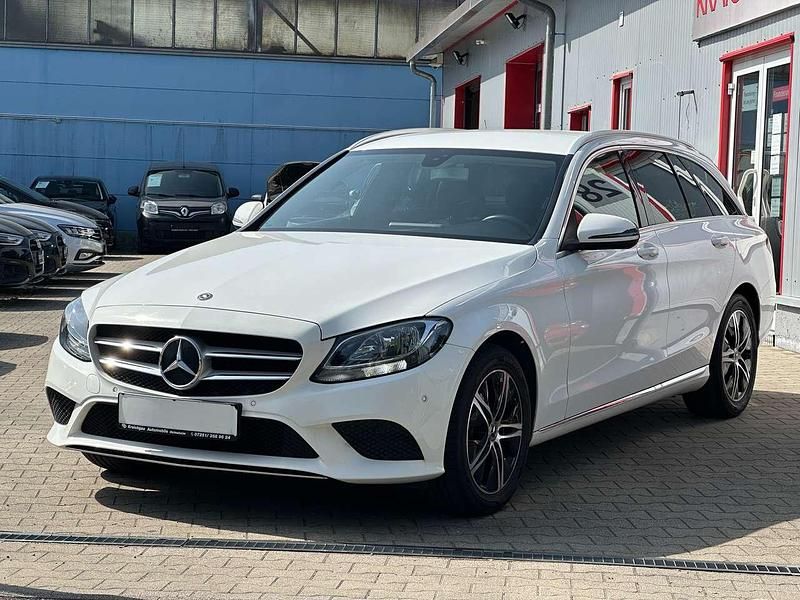 Polarweiss unilack Gebraucht 2020 Mercedes C220 Kombi | 20.995 € (Guter Preis) - Bild 1/4