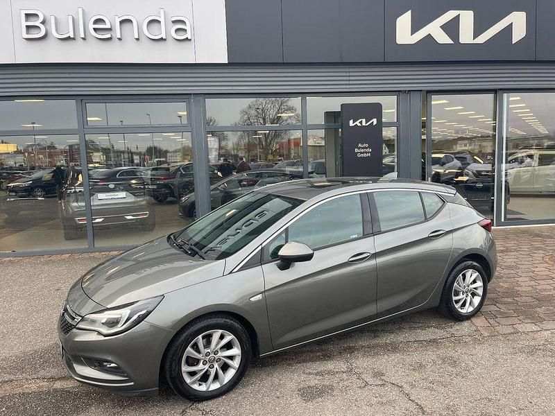 Grau Gebraucht 2018 Opel Astra Innovation Limousine | 11.970 € (Fairer Preis) - Bild 1/4