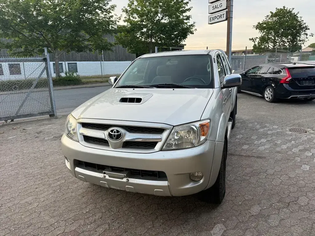 Gebraucht Toyota HiLux SR5 120 PS (88 kW) 2008 Silber Pickup