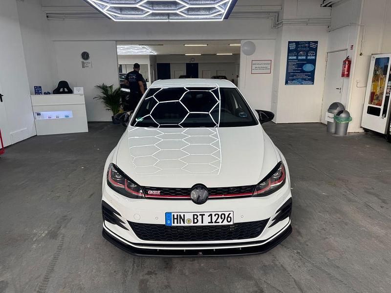Weiß Gebraucht 2019 VW Golf VII GTI Limousine | 19.999 € (Fairer Preis) - Bild 1/4