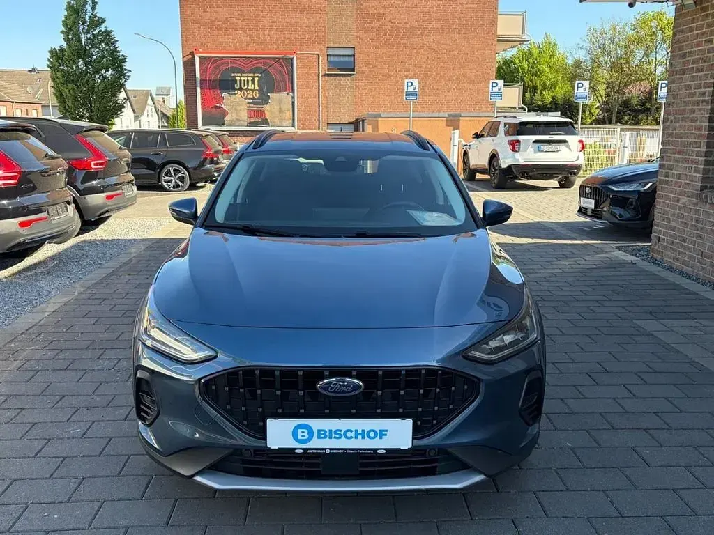 Używany Ford Focus Active 155 KM (114 kW) 2024 Niebieski Sedan/Limuzyna