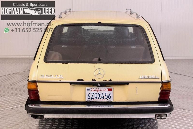 Gebraucht Mercedes 200 90 PS (66 kW) 1979 Beige Limousine