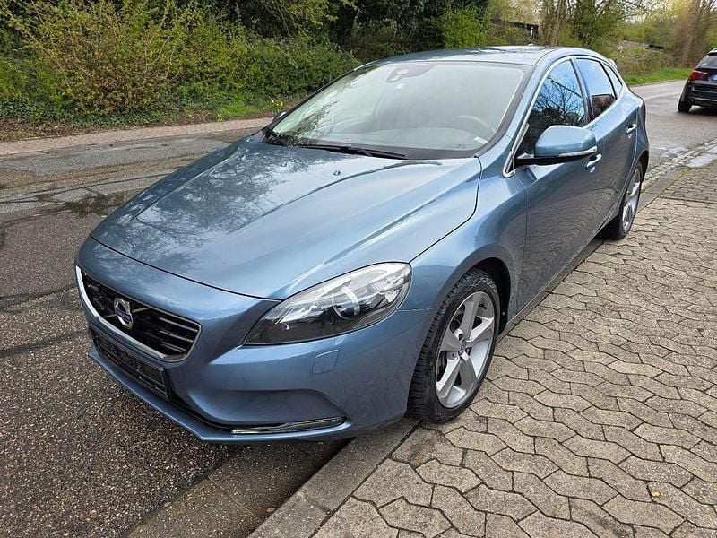 Gebraucht Volvo V40 Summum 150 PS (110 kW) 2012 Blau Kleinwagen