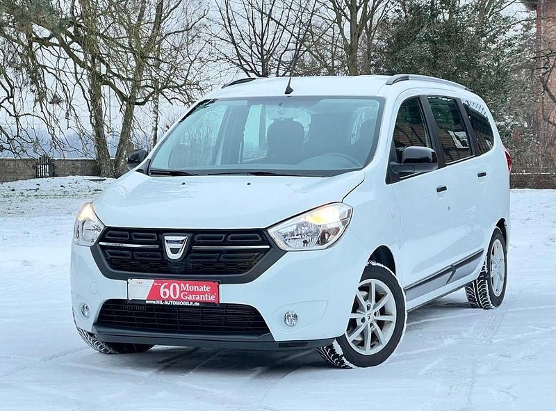 Weiß Gebraucht 2021 Dacia Lodgy Comfort Van / Kleinbus | 13.499 € (Fairer Preis) - Bild 1/4