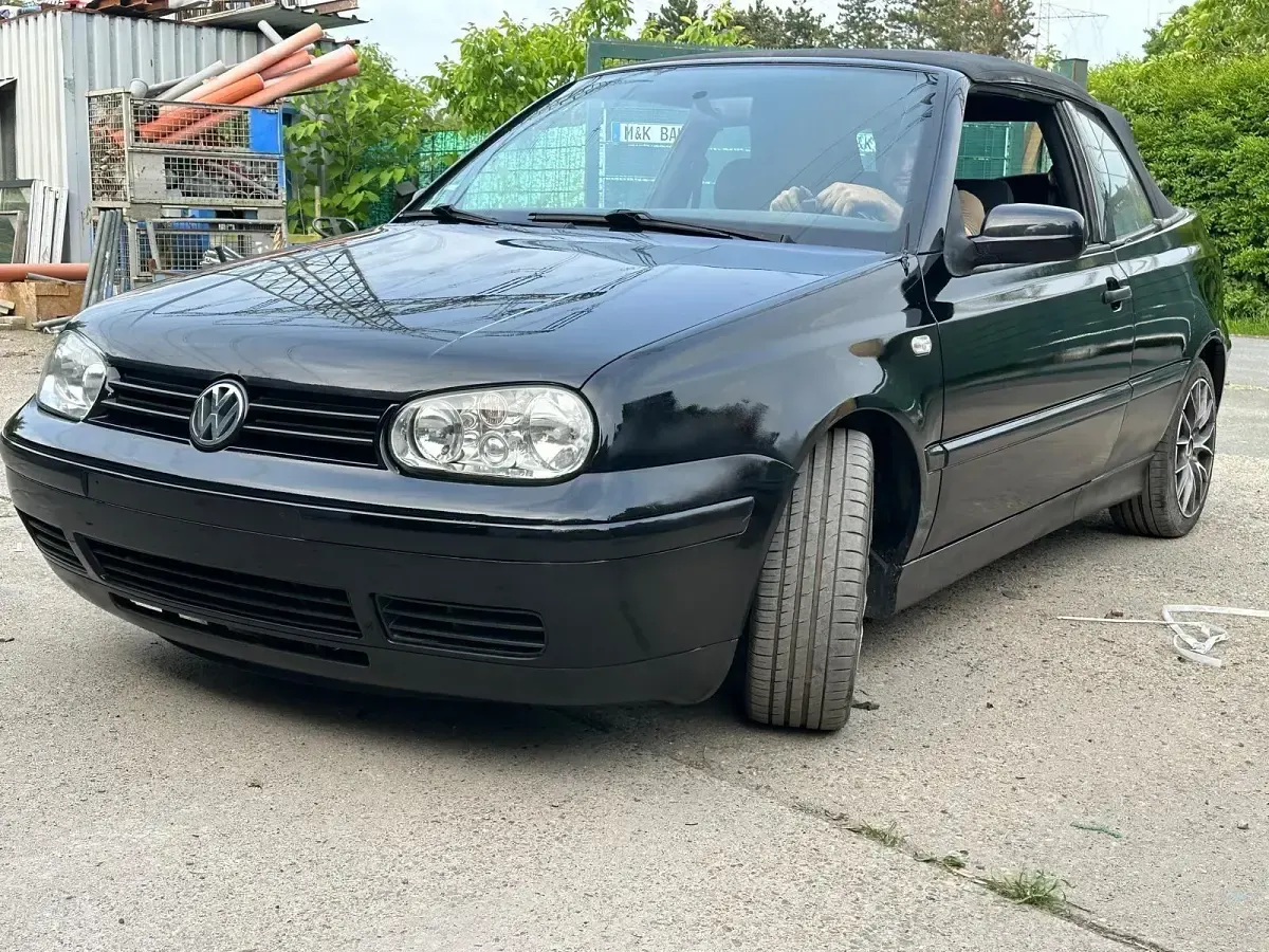 Gebraucht VW Golf 105 PS (77 kW) 2002 Schwarz Cabrio