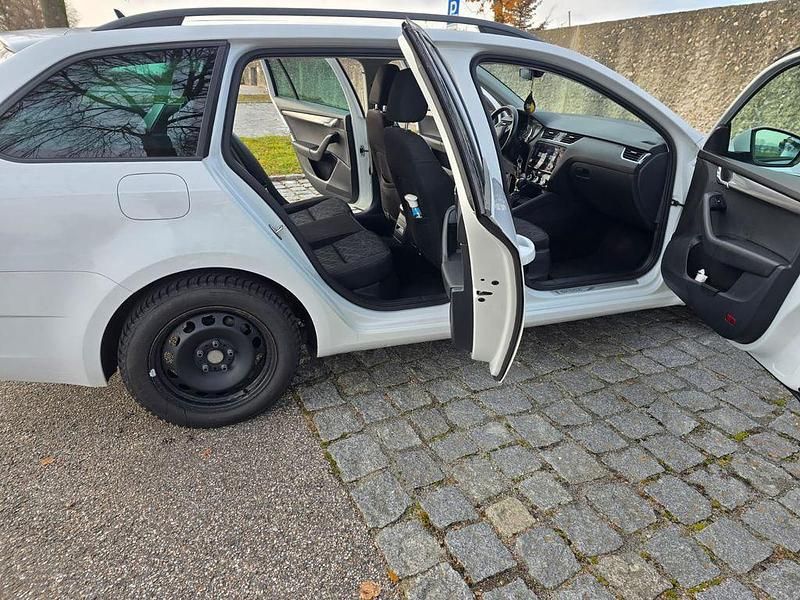 Gebraucht Skoda Octavia Clever 150 PS (110 kW) 2018 Weiß Kombi