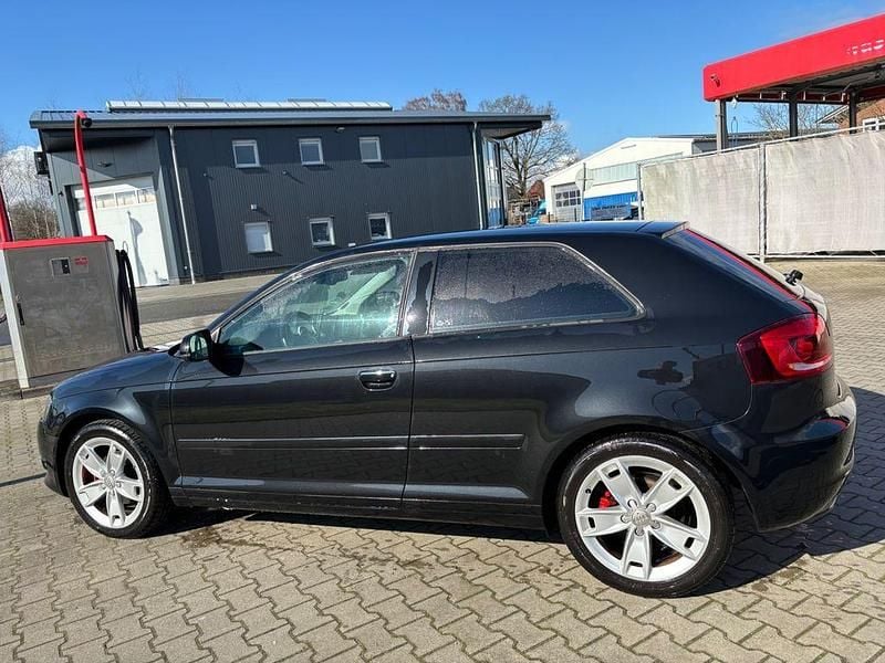 Gebraucht Audi A3 Ambition 105 PS (77 kW) 2012 Schwarz Kleinwagen