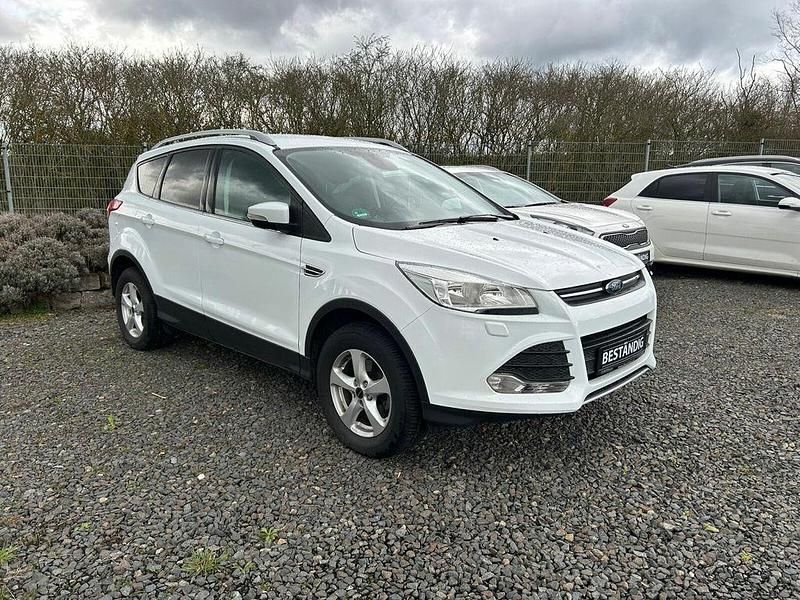 Gebraucht Ford Kuga 150 PS (110 kW) 2016 Weiß SUV
