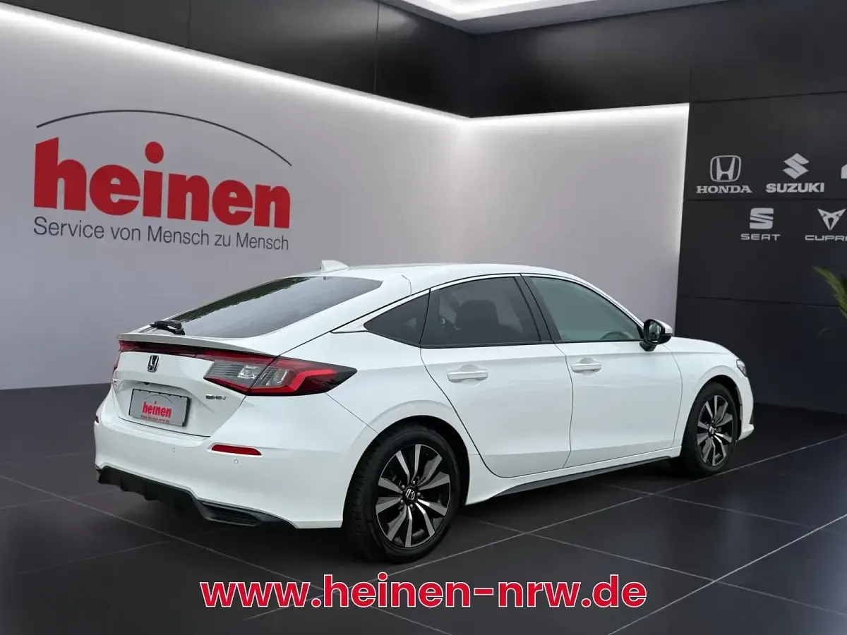 Gebraucht Honda Civic Elegance 184 PS (135 kW) 2025 Weiß Limousine