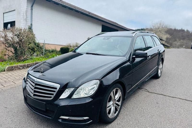 Gebraucht Mercedes E200 136 PS (100 kW) 2013 Schwarz Kombi