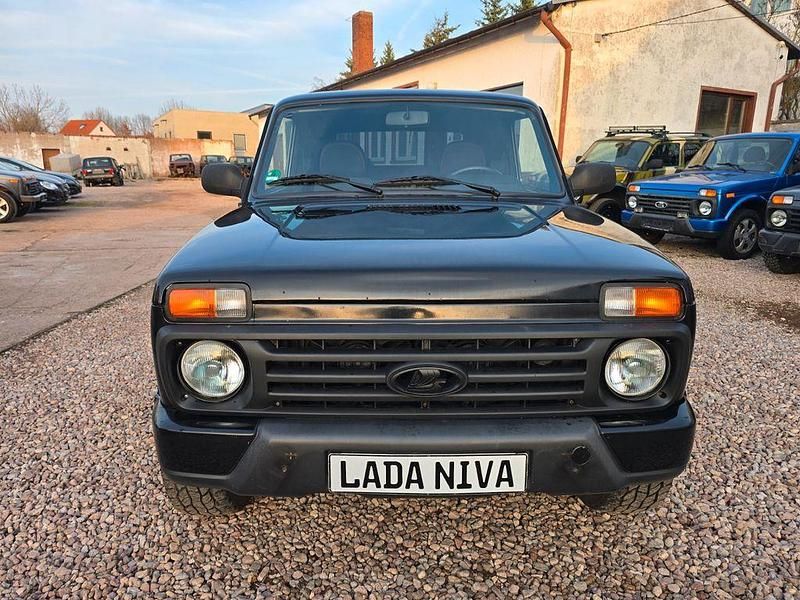 Gebraucht Lada Urban 83 PS (61 kW) 2016 Schwarz SUV