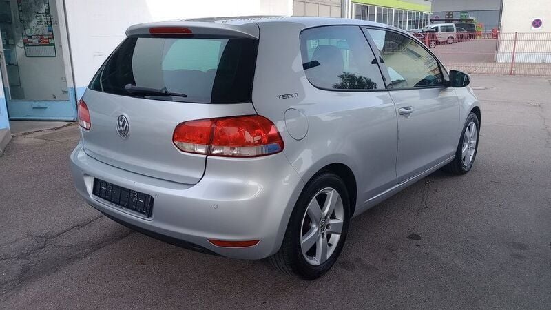 Gebraucht VW Golf VI Team 86 PS (63 kW) 2011 Silber Kleinwagen