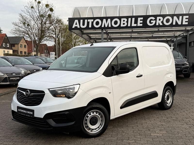 Gebraucht Opel Combo Selection 102 PS (75 kW) 2022 Weiß Van / Kleinbus