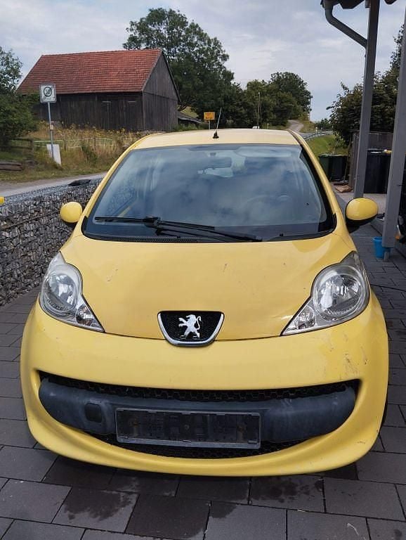 Gelb Gebraucht 2005 Peugeot 107 Filou Kleinwagen | 950 € (Guter Preis) - Bild 1/4