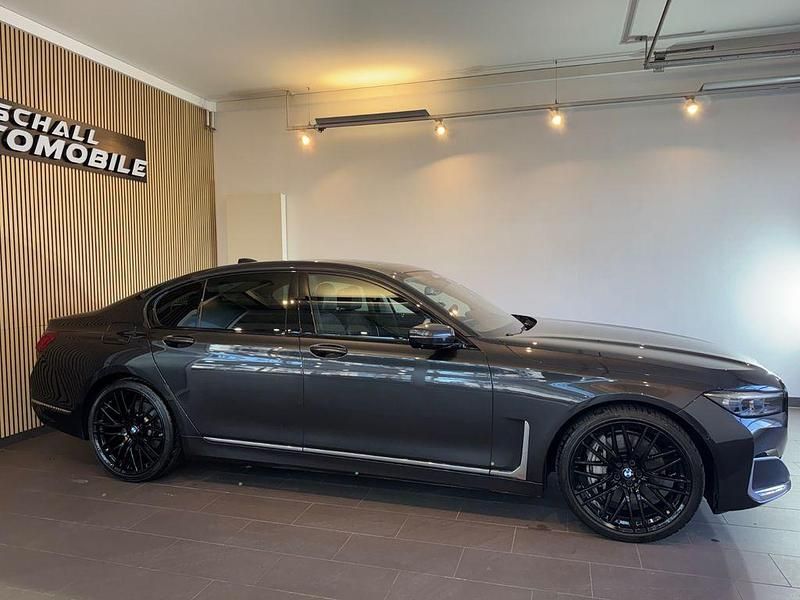 Gebraucht BMW 740 Executive 340 PS (250 kW) 2022 Grau Limousine