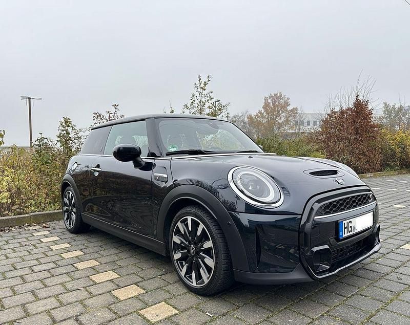 Blau Gebraucht 2023 Mini Cooper S Kleinwagen | 30.990 € (Etwas zu teuer) - Bild 1/4