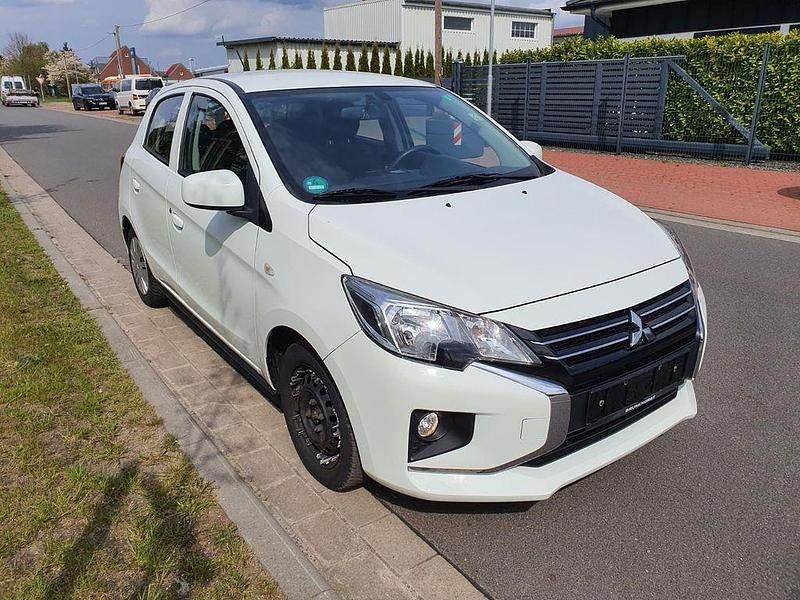 Gebraucht Mitsubishi Space Star Basis 71 PS (52 kW) 2021 Weiß Kleinwagen