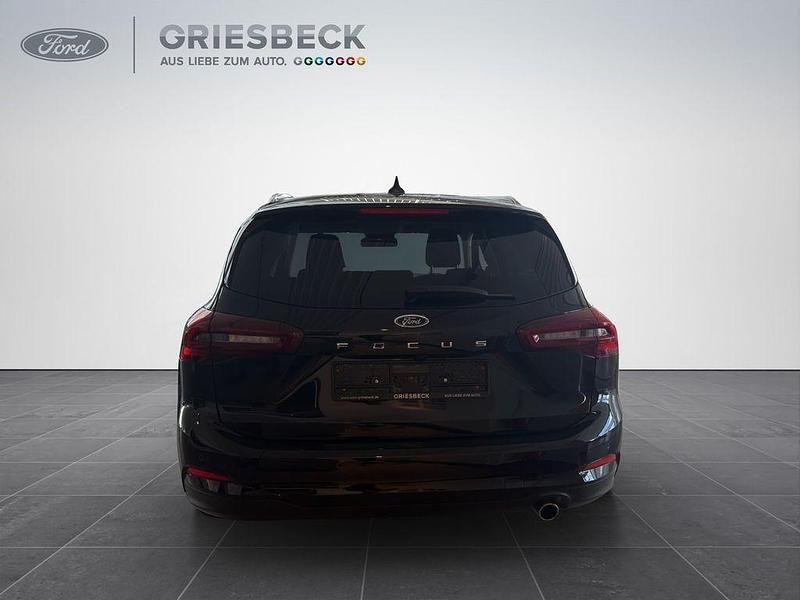 Neu Ford Focus Titanium 155 PS (114 kW) 2025 Schwarz Limousine