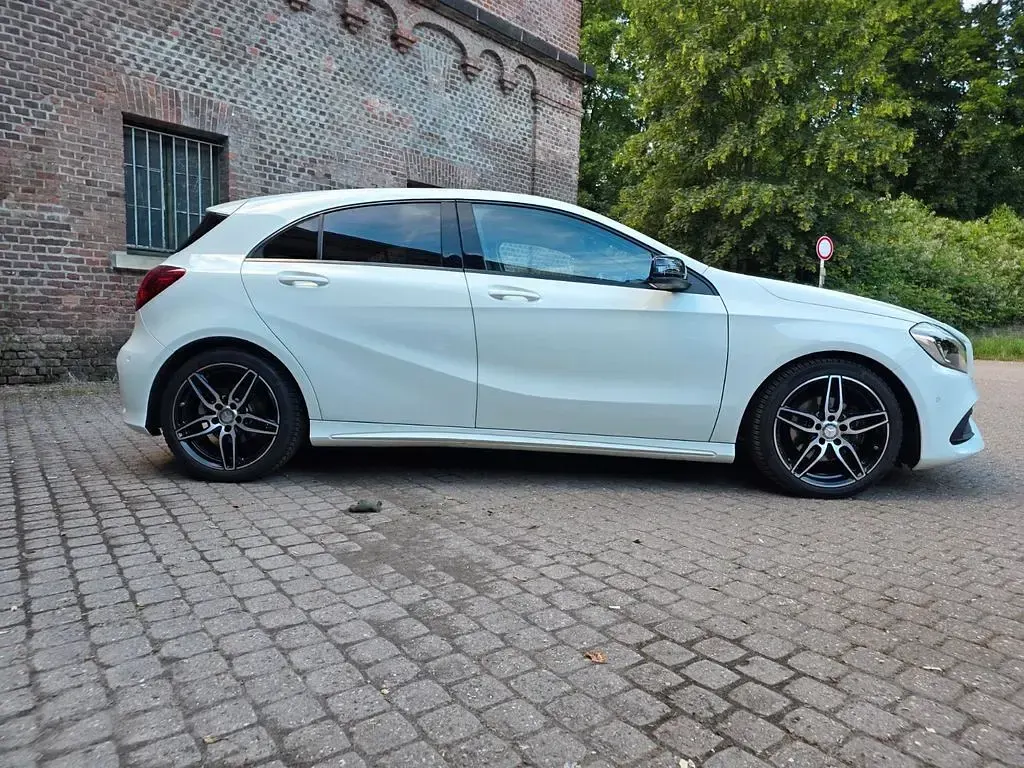 Gebraucht Mercedes A200 AMG line 156 PS (114 kW) 2017 Weiß Limousine