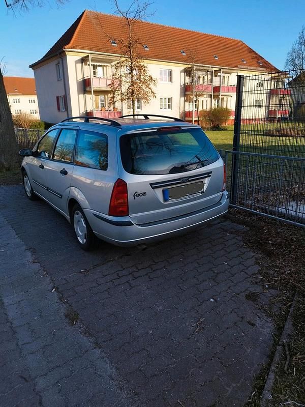 Gebraucht Ford Focus 101 PS (74 kW) 2002 Silber Kombi
