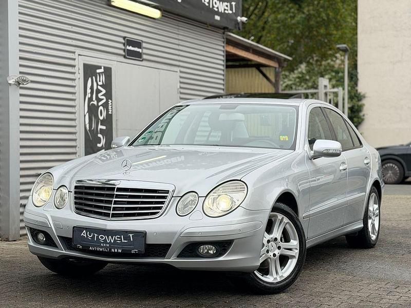 Silber Gebraucht 2006 Mercedes E200 Limousine | 7.500 € (Etwas zu teuer) - Bild 1/4