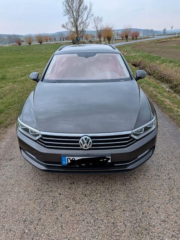 Gebraucht VW Passat Comfortline 150 PS (110 kW) 2016 Braun Kombi