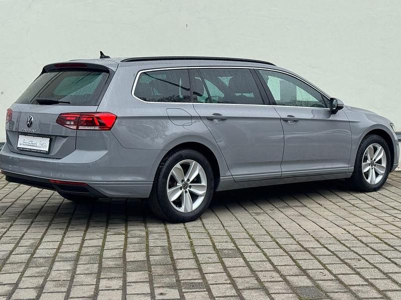 Gebraucht VW Passat Business 200 PS (147 kW) 2023 Mondsteingrau Kombi