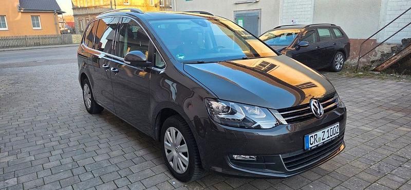 Gebraucht VW Sharan Highline 140 PS (102 kW) 2015 Braun Van / Kleinbus