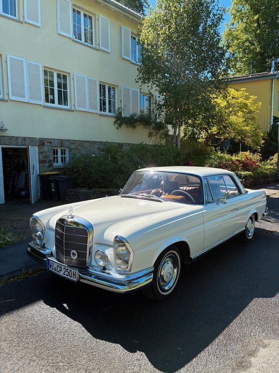 Weiß Gebraucht 1965 Mercedes 250 SE Coupé | 65.250 € - Bild 1/4