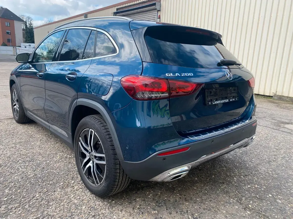 Gebraucht Mercedes GLA200 163 PS (119 kW) 2020 Blau SUV