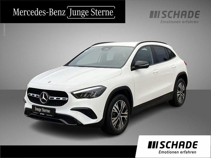 Weiß Gebraucht 2024 Mercedes GLA180 Progressive SUV | 35.950 € (Fairer Preis) - Bild 1/4