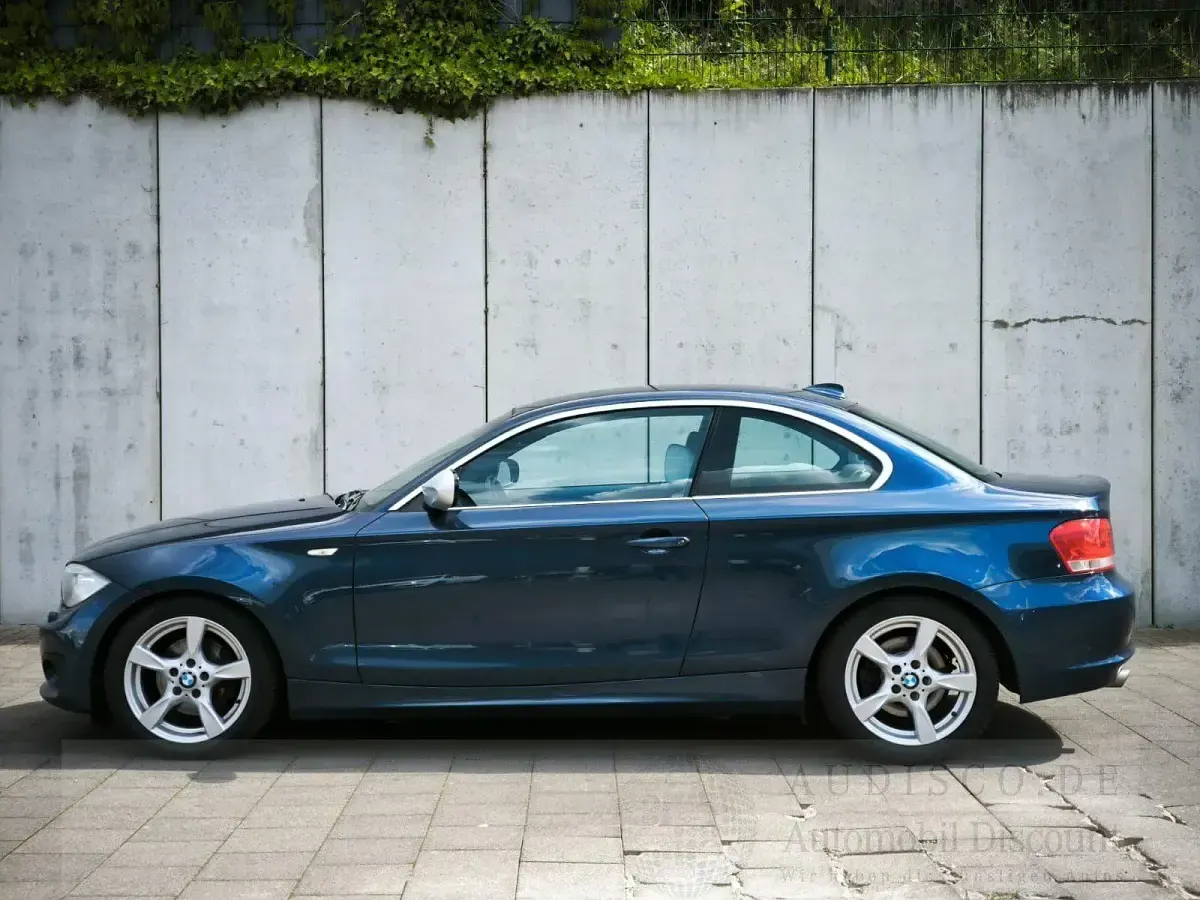 Gebraucht BMW 120 Coupé Exclusive 177 PS (130 kW) 2012 Blau Coupé