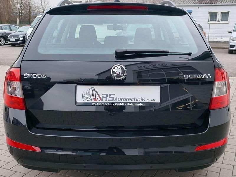 Gebraucht Skoda Octavia 150 PS (110 kW) 2014 Schwarzmagic perleffekt Kleinwagen