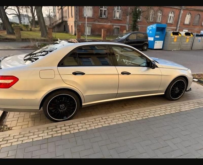Gebraucht Mercedes E350 Avantgarde 265 PS (194 kW) 2010 Schwarz Coupé
