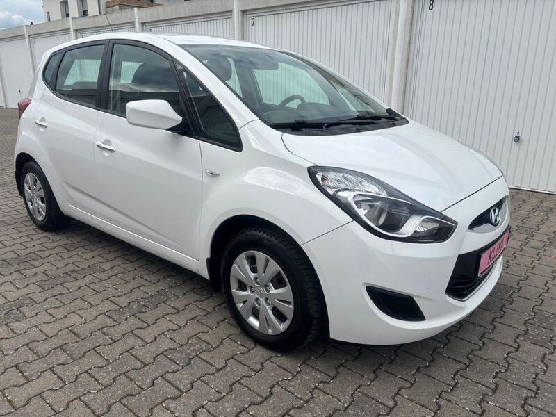 Weiß Gebraucht 2013 Hyundai ix20 Style Van / Kleinbus | 6.799 € (Fairer Preis) - Bild 1/4