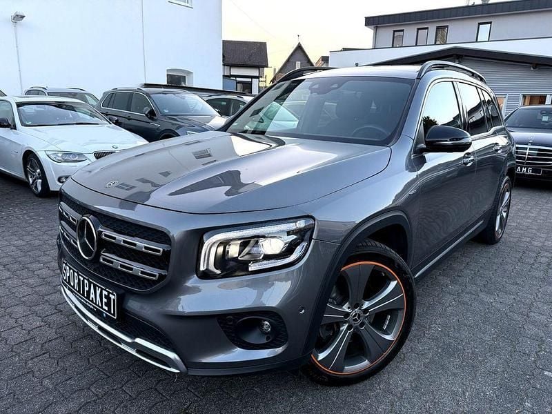 Grau Gebraucht 2019 Mercedes GLB250 Edition 1 SUV | 29.900 € (Superpreis) - Bild 1/4