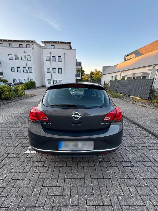 Gebraucht Opel Astra 110 PS (80 kW) 2015 Grau Kleinwagen