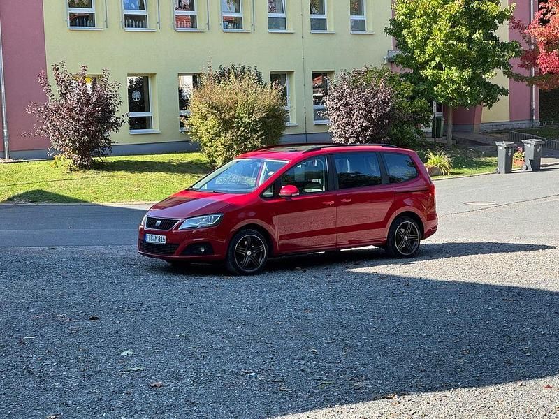 Rot Gebraucht 2015 Seat Alhambra Style Van / Kleinbus | 15.500 € (Guter Preis) - Bild 1/4