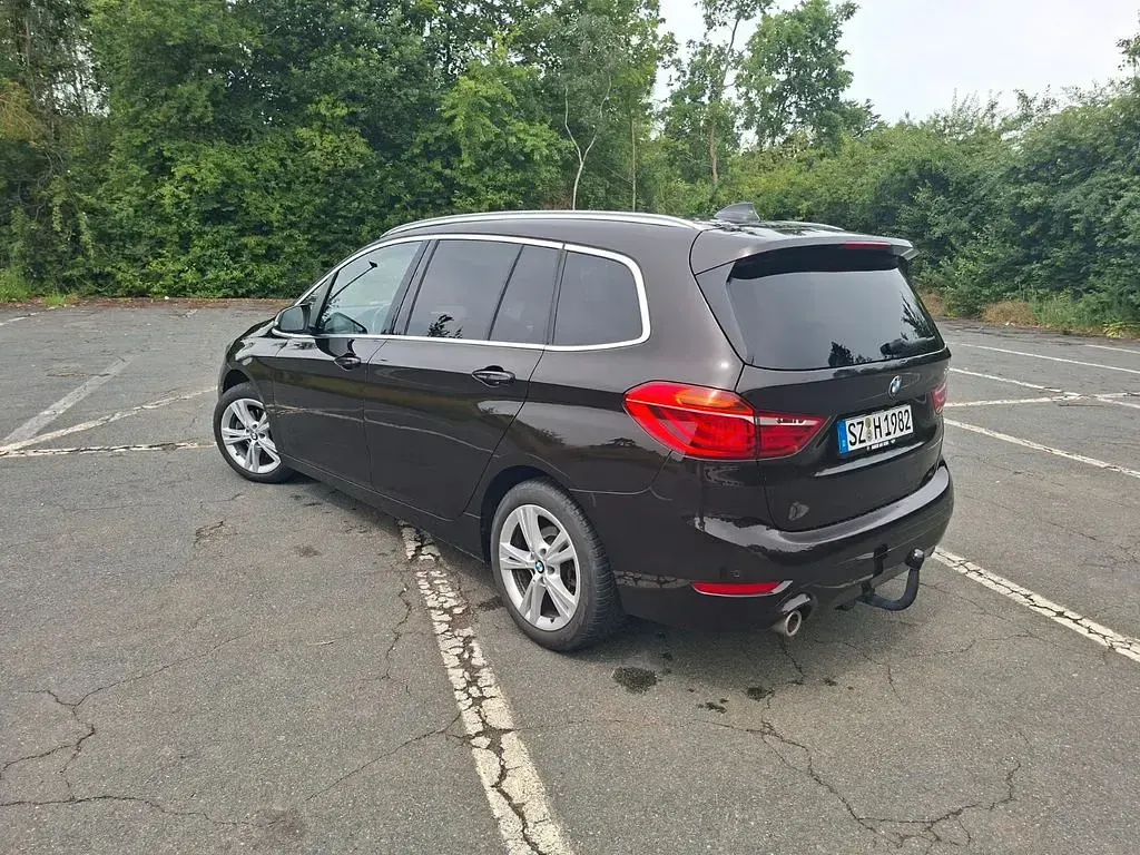 Gebraucht BMW 218 Gran Tourer Advantage 140 PS (102 kW) 2018 Braun Van / Kleinbus