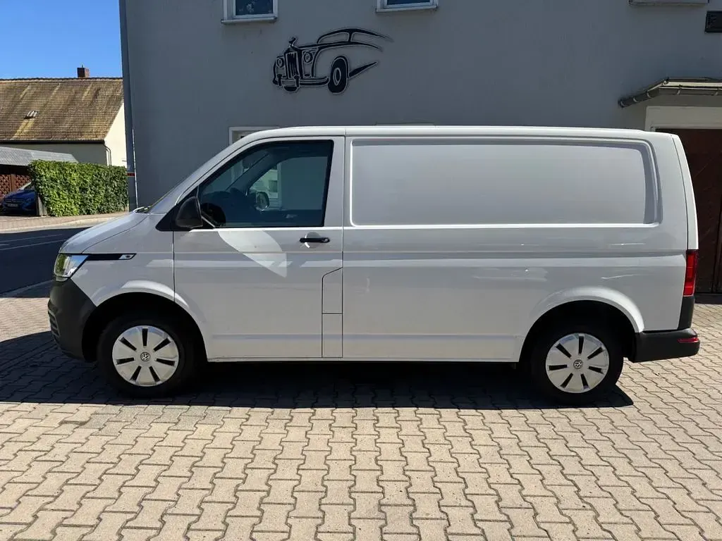 Gebraucht VW T6.1 90 PS (66 kW) 2021 Weiß Van