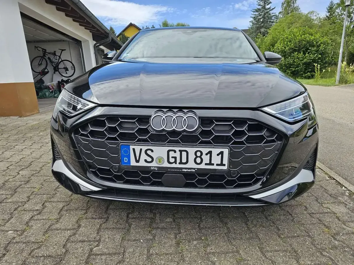 Gebraucht Audi A3 Advanced 150 PS (110 kW) 2025 Schwarz Kleinwagen